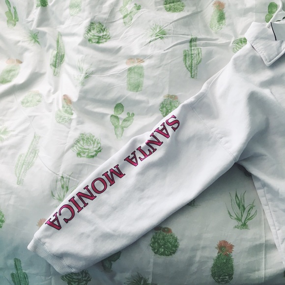 Brandy Melville Sweatshirt (no tag, worn 1x) - Picture 5 of 6